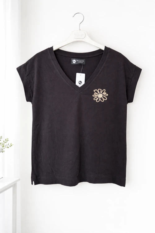 tshirt czarny magnes .png