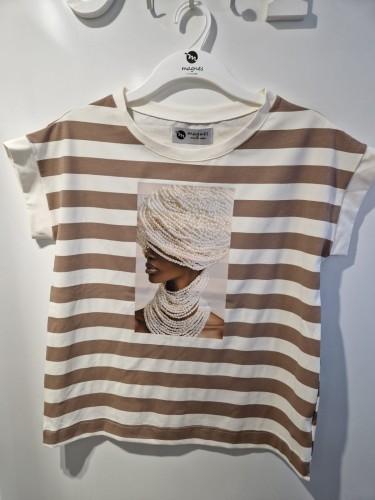 tshirt magnes laleczka brąz.jpeg